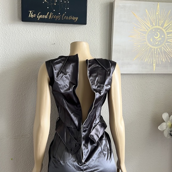 Dolce & Gabbana Gray Dress Zip closure at the back. Belt at the waist Si… - Picture 5 of 6